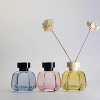 Bouteille diffuseur de parfum hexagonale de luxe en verre 120 ml avec couvercle noir, sérigraphie couleur personnalisée, contenant d'arôme pour la vente en gros