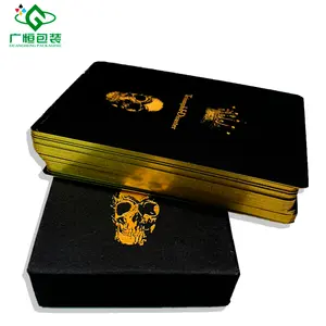 Logo personnalisé imprimé jeux de cartes feuille d'or estampage Poker cartes linge effet noir noyau papier cartes à jouer