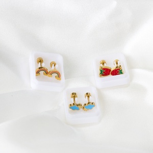 ต่างหูเด็ก ชุบทอง สแตนเลส ขนาดเล็ก น่ารัก แบบเกลียวหลัง ป้องกันการแพ้ สำหรับเด็กผู้หญิง - Product Image 2