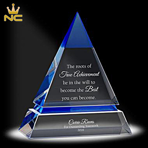 Premio Piramidal de Cristal K9 Azul Personalizado al por Mayor, Hecho a Mano, con Logotipo Grabado con Láser, Texto y <span class=keywords><strong>Caja</strong></span> de Regalo - Product Image 2