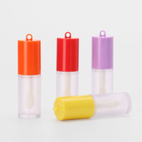 Tube de gloss à lèvres PETG personnalisé avec logo, série Chain, vide avec applicateur et capuchon à vis, couleur et taille personnalisables, outils de maquillage