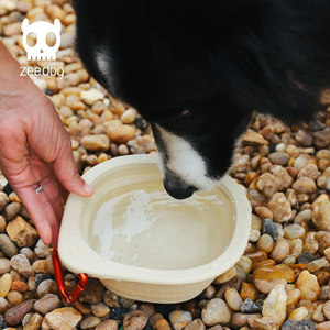 Gamelle pliable ZeeDog en silicone violet, portable, pour chien, utilisation en extérieur - Product Image 2