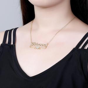 Collana con nome personalizzato da donna in acciaio inossidabile placcato oro collana pendente con zircone intarsiato con nome scintillante - Product Image 3