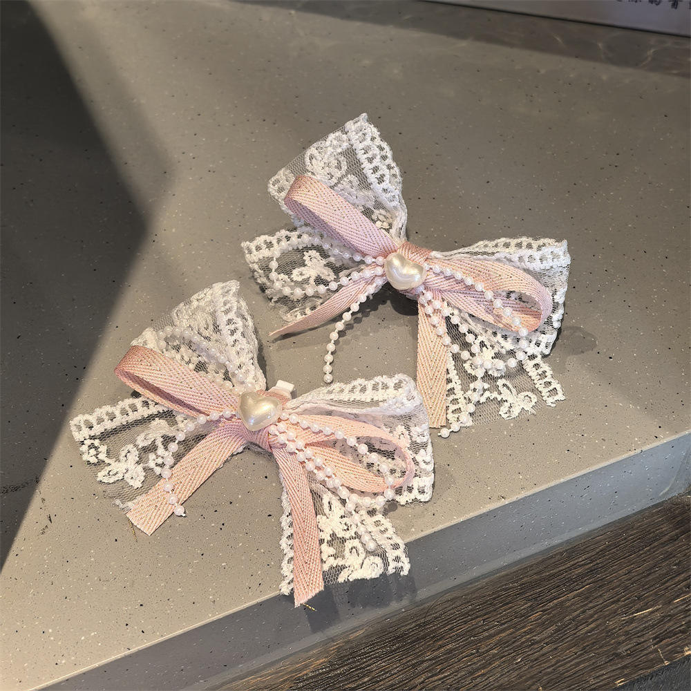 หัวเข็มขัดเชือกรองเท้าลายลูกไม้สีชมพูมุกพร้อมโบว์