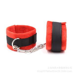 Nouvel ensemble de 10 pièces en peluche noir et rouge - Jouets sexuels alternatifs, ensemble combiné de bondage et de retenue pour adultes - Product Image 4