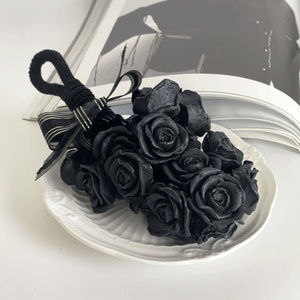 <span class=keywords><strong>Savon</strong></span> <span class=keywords><strong>Noir</strong></span> au Charbon Naturel et à la Rose pour un Nettoyage en Profondeur, <span class=keywords><strong>Savon</strong></span> Solide Végétalien à Base d'Huiles Essentielles pour le Visage et le Corps Erasersoap - Product Image 1