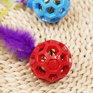 Juguete para gatos, bola con campana, TPR, hueca, chirriante, masticable, sonido interactivo, suministros para mascotas, rojo, azul, verde, 19g - Product Image 1