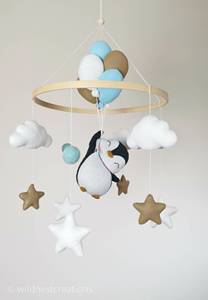 ของตกแต่งห้องเด็กอ่อนสไตล์นอร์ดิกใหม่ปี 2024 จาก Etsy ของเล่นดนตรีน่ารัก รูปดาว เพนกวิน ลูกโป่ง โมบายเด็กทำจากผ้าสักหลาด - Product Image 5