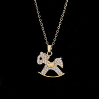 Colliers pendentifs personnalisés en forme d'animaux (chien, cheval de Troie) en cristal CZ plaqué or, vente en gros de l'usine de Yiwu, bijoux pour hommes et femmes