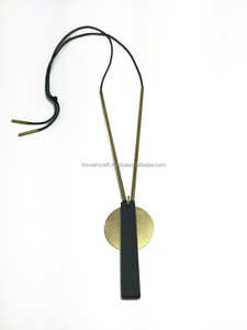 Collier en acrylique à la mode de qualité supérieure bijoux avec pendentif naturel en gros - Product Image 4