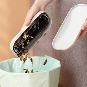 Cepillo de mano de plástico para alfombras, barredor de suciedad, rodillo quitapelusas para mascotas, removedor de polvo y restos, recolector de cáscaras de nueces - Product Image 4