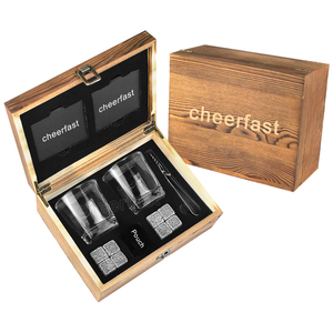 Ensemble de verres à whisky très populaire, ce coffret cadeau pour hommes ajoute de l'élégance, idéal pour les pères, les maris ou les garçons d'honneur. - Product Image 2