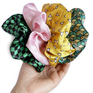 Accessori per la testa alla moda fascia elastica per ragazza scrunchies con stampa in raso per donna anime scrunchies corda per capelli anime - Product Image 1