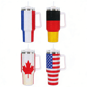 Gobelet de 40 oz avec strass pour le Jour de l'Indépendance des États-Unis, poignée bleue, drapeau britannique, gobelet brillant, cadeau du 4 juillet, impression intégrale du drapeau américain - Product Image 1