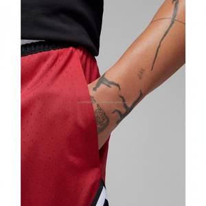 Venta al por mayor Stock Beach Shorts Poliéster Hombres Pantalones cortos para correr Forro de malla Pantalones cortos para hombres con impresión de letras para la promoción - Product Image 1