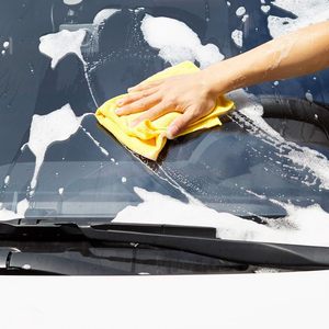 Serviette de detailing automobile en microfibre sans bords 400 GSM de qualité supérieure - Chiffon de polissage super absorbant et anti-rayures - Product Image 3