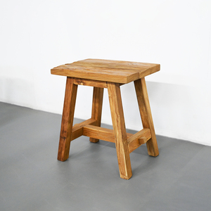 Taburete Antiguo de Teca con Textura Natural Envejecida, Madera Reciclada Hecha a Mano con Unión de Espiga Cruzada para Decoración del Hogar - Product Image 1