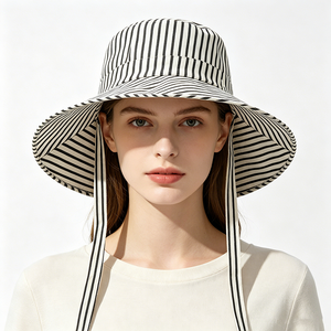 Sombrero de Sol Unisex con Rayas Blancas y Negras, Ala Ancha, Protección UV UPF50+, Resistente al Viento, con Correa Ajustable, Plegable, para Viajes, Playa y Actividades al Aire Libre - Product Image 1