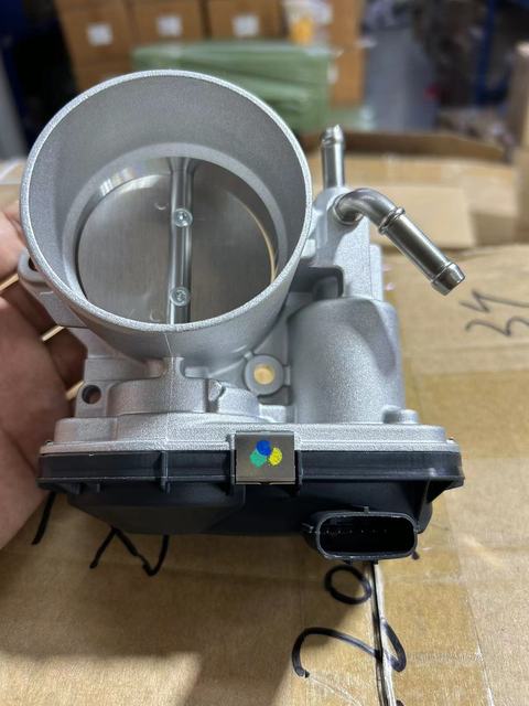 Genuine for Toyota Body ASSY Throttle Lexus ES300h Camry RAV4 22030-25020