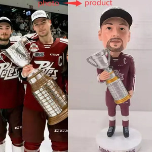 Statuetta con testa a pallina in resina personalizzata stile artificiale per giocatore sportivo Figurine souvenir personalizzabili Bobblehead - Product Image 3