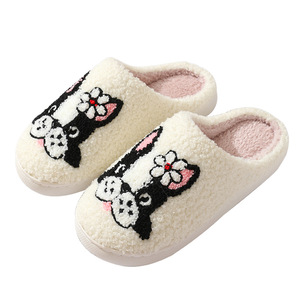 Pantoufles d'intérieur chaudes unisexes pour l'hiver : motif mignon de fleurs et de chiens de dessin animé, doublure en peluche, tissu en coton doux et semelle en EVA - Product Image 5