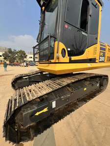 Excavatrice sur chenilles d'occasion KOMATSU PC200 du Japon, 20 tonnes, matériel de construction d'occasion, excavatrice de taille moyenne KOMATSU PC200 - Product Image 5