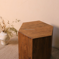 Table basse en bois massif de type Wabi Sabi, bois vieilli durable, fabrication artisanale, couleur personnalisée, design moderne pour salon