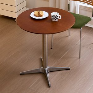 Ensemble table et chaises de style rétro en acier inoxydable antique pour café, salon de thé, desserts, usage commercial et domestique - Product Image 4