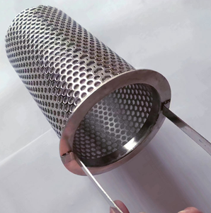 Panier filtrant cylindrique perforé en acier inoxydable 304 sur mesure avec poignée pour filtration industrielle - Product Image 6