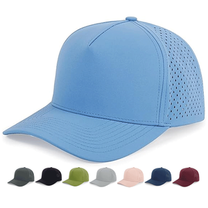 Casquettes de baseball 5 panneaux personnalisées perforées au laser, imperméables, pour le golf et la course, avec logo brodé et patch en caoutchouc - Product Image 1