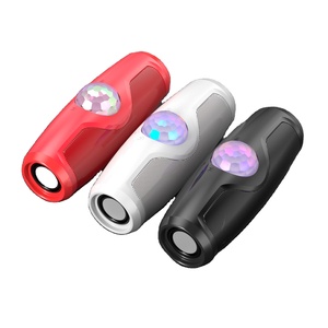 Yayusi Fashion Design K8 Bullet Rotatie Kleurrijke Lichte <span class=keywords><strong>Speaker</strong></span> Partij Draadloze Bluetooth Kanaal 2.0 Luidspreker Tf Fm U-Disk Aux