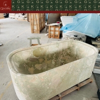 Baignoire autoportante en marbre de silice rose Breccia GOLDKING, style Ceppo Romano, pour salle de bain de villa, bain à remous sur mesure