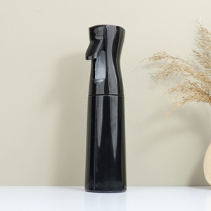 Botella de agua de plástico PCR personalizada de 500 ml con pulverizador fino, tapa de rosca, pulverizador continuo para peluquería, utensilios de cocina, opción de impresión de logotipo y sellado. - Product Image 5