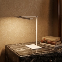 Lampe de bureau LED intelligente, design européen portable, lumière de table à intensité variable pour chambre à coucher, bureau et espaces de lecture
