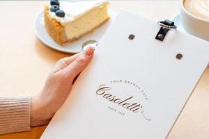 Panneau de menu en contreplaqué aux tons chauds pour restaurants, cafés, bars, avec anneaux métalliques pour contenir les menus de <span class=keywords><strong>restaurant</strong></span>, les cartes des vins, les spécials <span class=keywords><strong>du</strong></span> <span class=keywords><strong>jour</strong></span> - Product Image 3