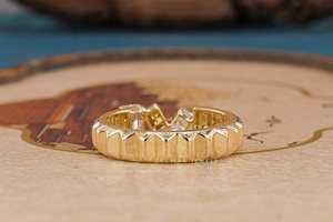 Anillo de Diamantes Elegante Unisex, Joyería Hecha a Mano, Diamantes Brillantes, Diseño Atemporal, Perfecto para Ocasiones Especiales - Product Image 6