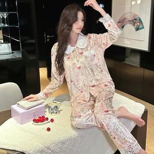 女式秋冬两件套金色天鹅绒睡衣弹力收腰带蕾丝保暖特色天鹅绒套装睡衣 - Product Image 2