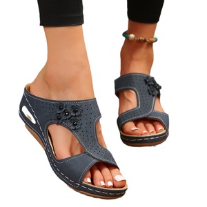 Nuovi Sandali Estivi con Zeppa per Donna, Ciabatte con Fiori in Taglie Grandi - Product Image 5