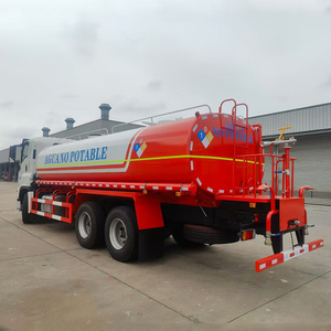 Camión Cisterna de Agua ISUZU GIGA 6X4 de 20000L, Camión Aspersor y Lavador de Calles con Tanque de 5cbm y Transmisión Manual - Product Image 4