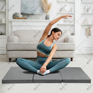 Tapis de sport pliable en trois parties, gris, 90 % fibre de polyester, pour la maison, le bureau et le camping - Product Image 1