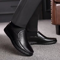 Chaussures de skate pour hommes prêtes à l'emploi, mocassins en PU artificiel, faible MOQ, noir, marron, assortis, semelle extérieure en caoutchouc, daim de vache