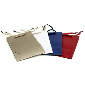 Vente en gros, petit <span class=keywords><strong>sac</strong></span> à bijoux en <span class=keywords><strong>papier</strong></span> personnalisé, en vrac, imprimé, cadeau de haute qualité, sacs à provisions en carton - Product Image 3
