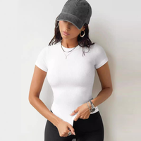 T-shirt blanc ajusté en coton biologique pour femme à manches courtes, col rond côtelé de haute qualité