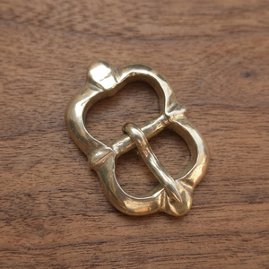 Hebilla de Cinturón Colgante de Espada Vikinga Medieval de Cobre - Fibula Ostrogótica - Product Image 2