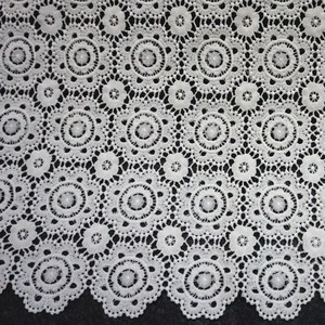 Haute Qualité Blanc Soluble Dans L'eau Blanc Coton 3d Fleur Dentelle Tissus Guipure Cordon Brodé Maille Tissu - Product Image 1