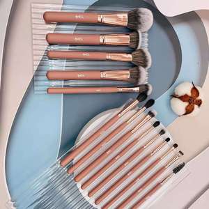 Yrx 14PCS sang trọng Vegan trang điểm bàn chải thiết lập Fluffy cao cấp tùy chỉnh nhãn hiệu riêng cho khuôn mặt mắt môi Angled phẳng trang điểm bàn chải - Product Image 3