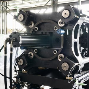 Machine de moulage par injection servo horizontale pour préformes de bouteilles PET, 4600 <span class=keywords><strong>kN</strong></span>, vis de <span class=keywords><strong>85</strong></span> mm pour la production de préformes - Product Image 3