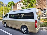 2024 Foton Mini Bus Van LHD Hiace Bus Boîte de vitesses manuelle Sièges en cuir Alliage d'aluminium arrière Moteur diesel Prépaiement gauche