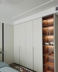 Armarios de ropa Muebles funcionales para dormitorios con diseño contemporáneo y amplio espacio de almacenamiento Armario de madera - Product Image 1