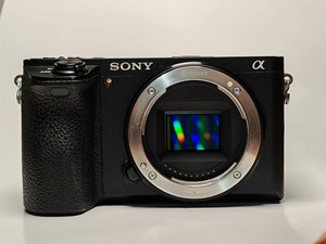 Appareil photo hybride Sony A6500 24,2 Mpx 4K vidéo d'occasion en stock - Product Image 1